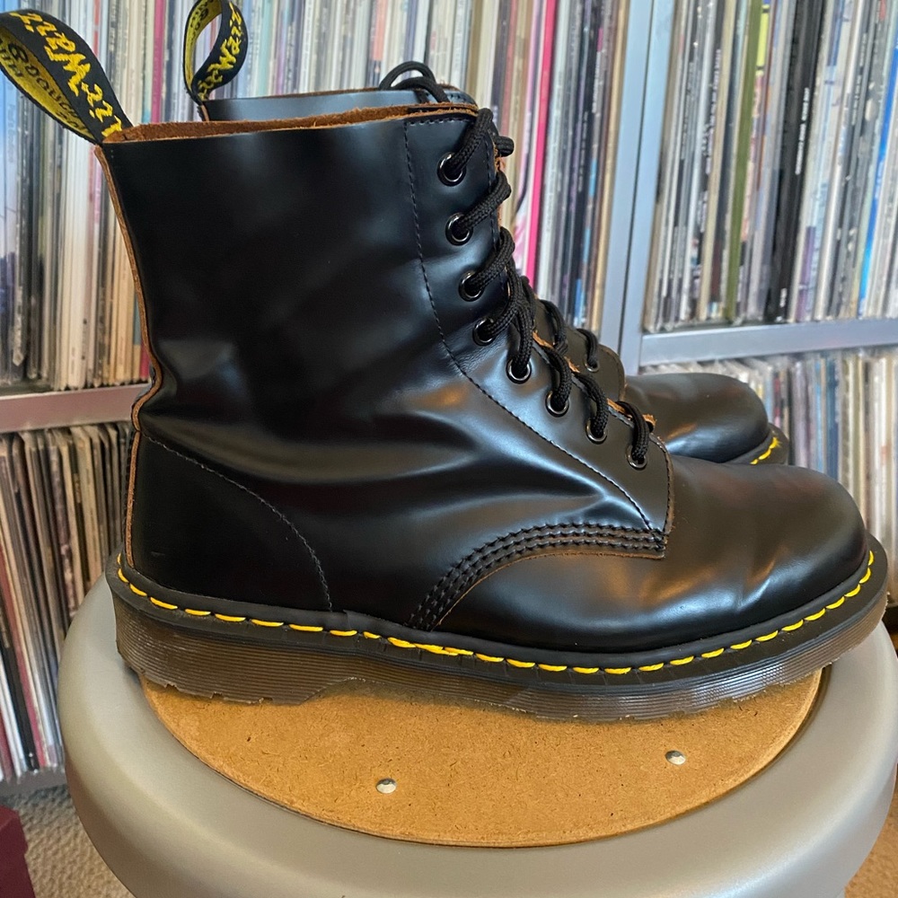 Dr Martens 1460 Made in England Vintage Quilon Leather boots. U.S. size 10